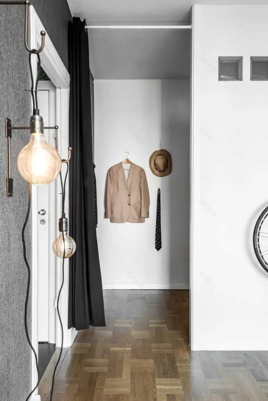 瑞典 43 平米灰色图形设计工作室-10