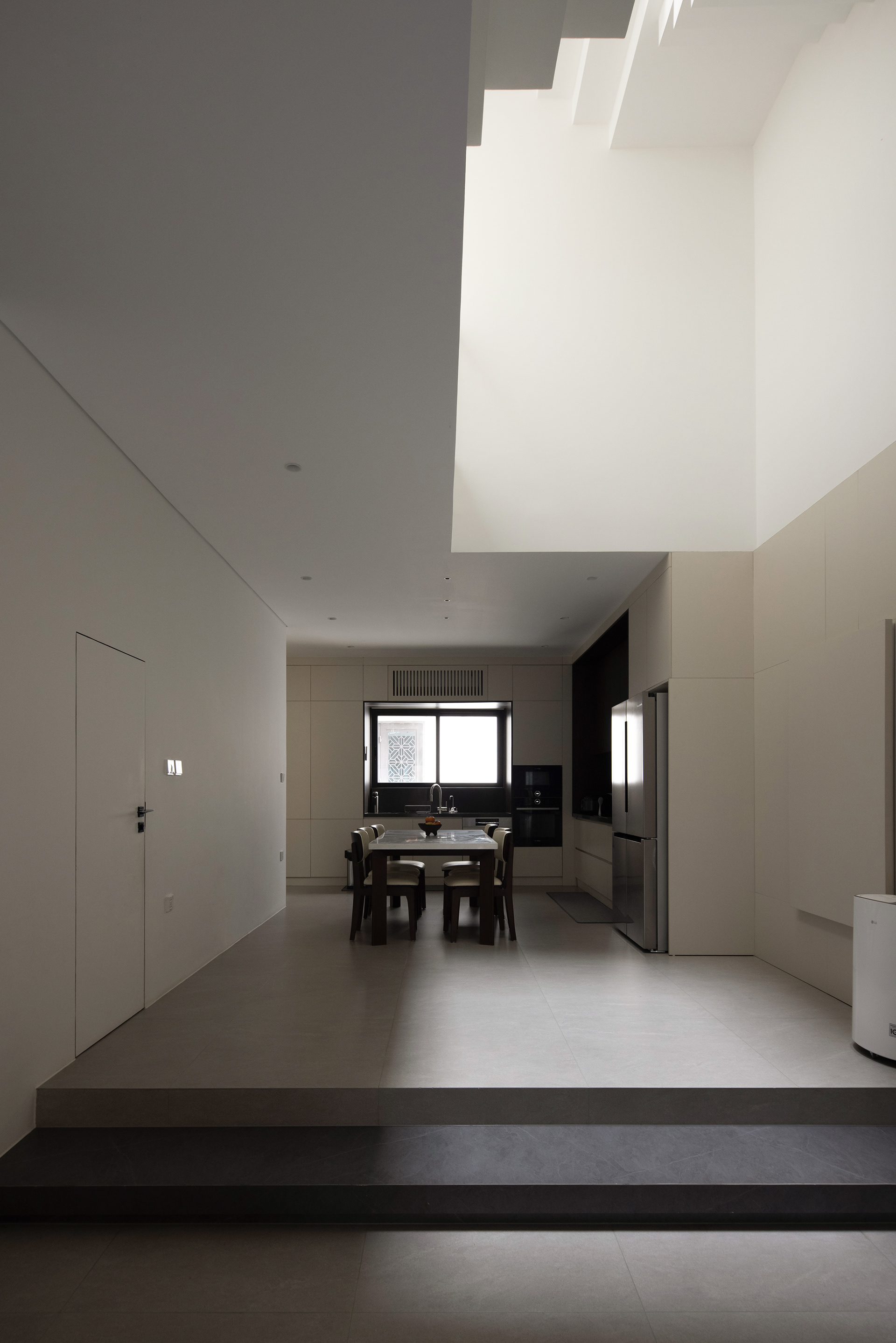 仁义之家；义之家（这里Yen Nghia可能对应越南语的Nhân nghĩa，是仁义的意思，在没有更多背景的情况下推测翻译，Yen Nghia直接音译可成延义等，但音译表意不明确，凭借较常见越南语语义选择意译） 丨越南河内-7