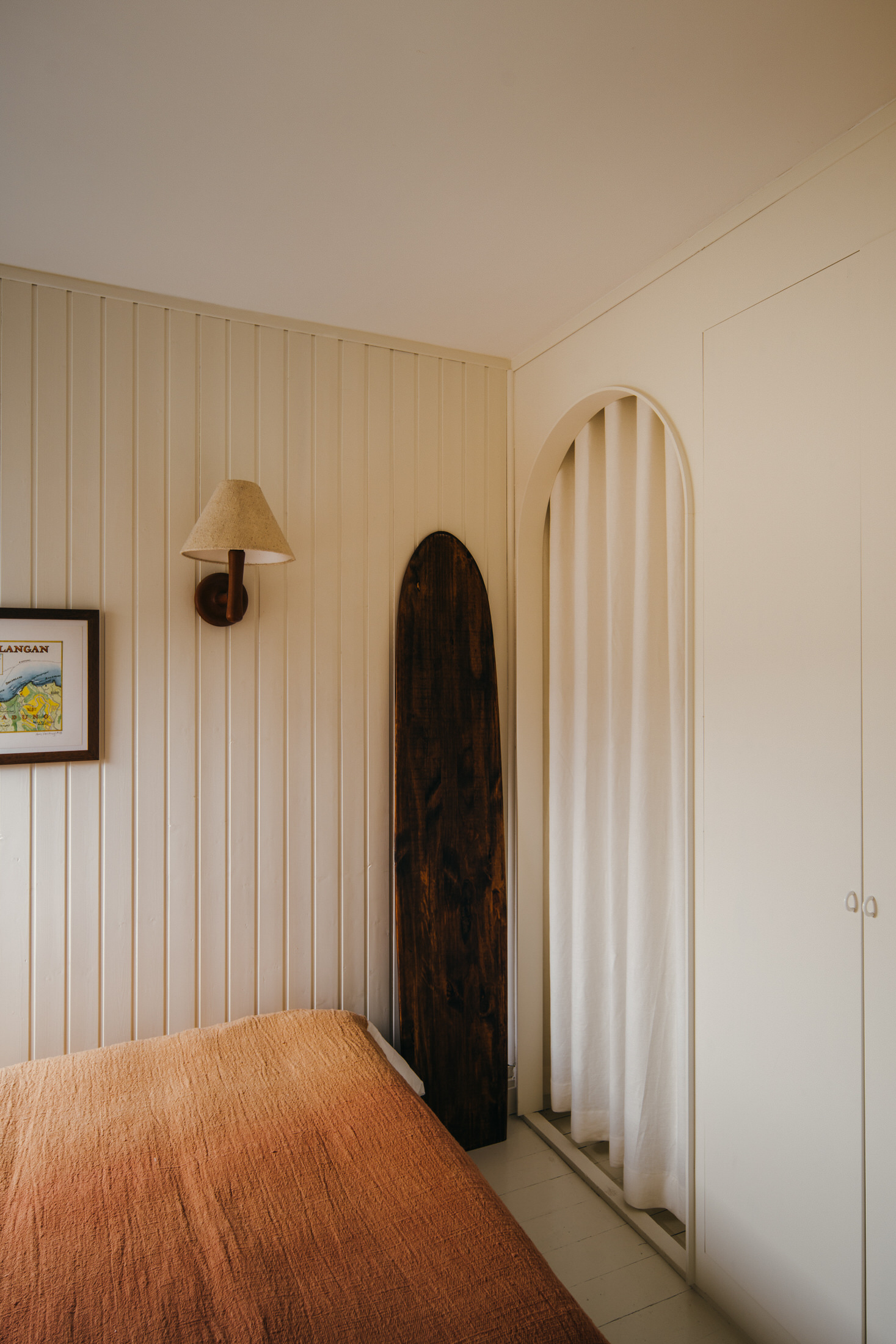 Eclectic Elegance: Turenne Apartment in Paris by Alicia Luxem.-53