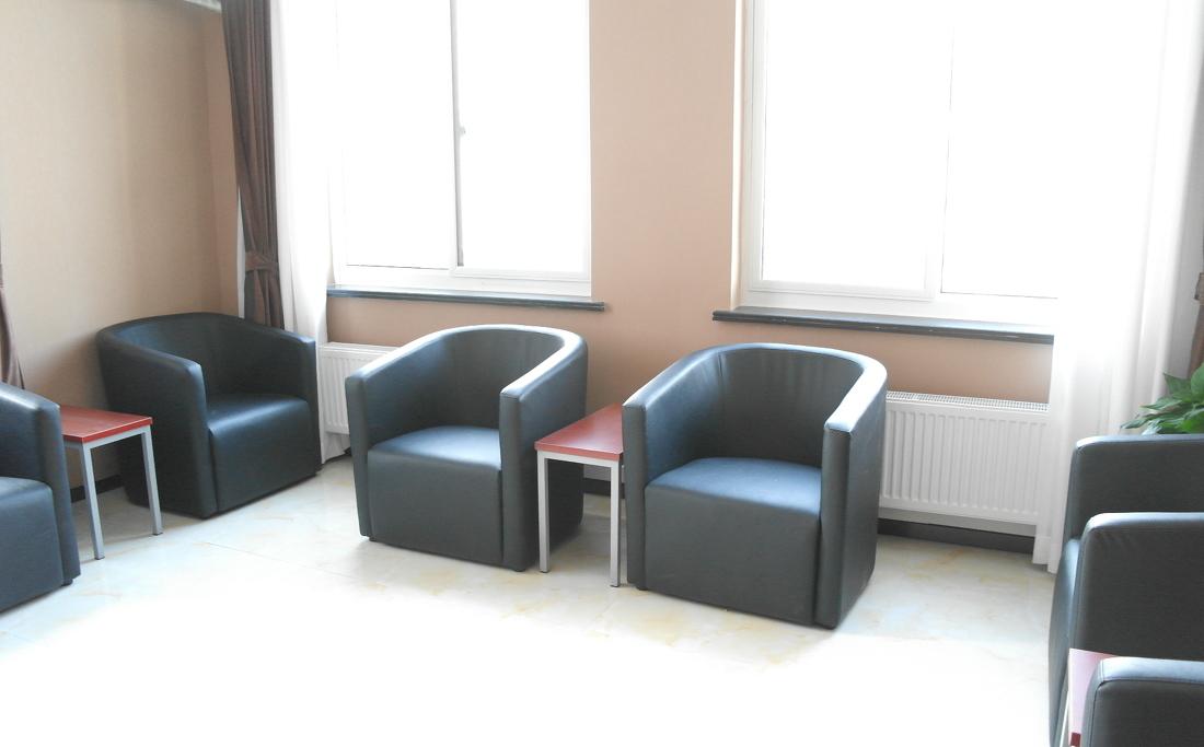 上海普陀区中石油办公室明装暖气片安装项目-13