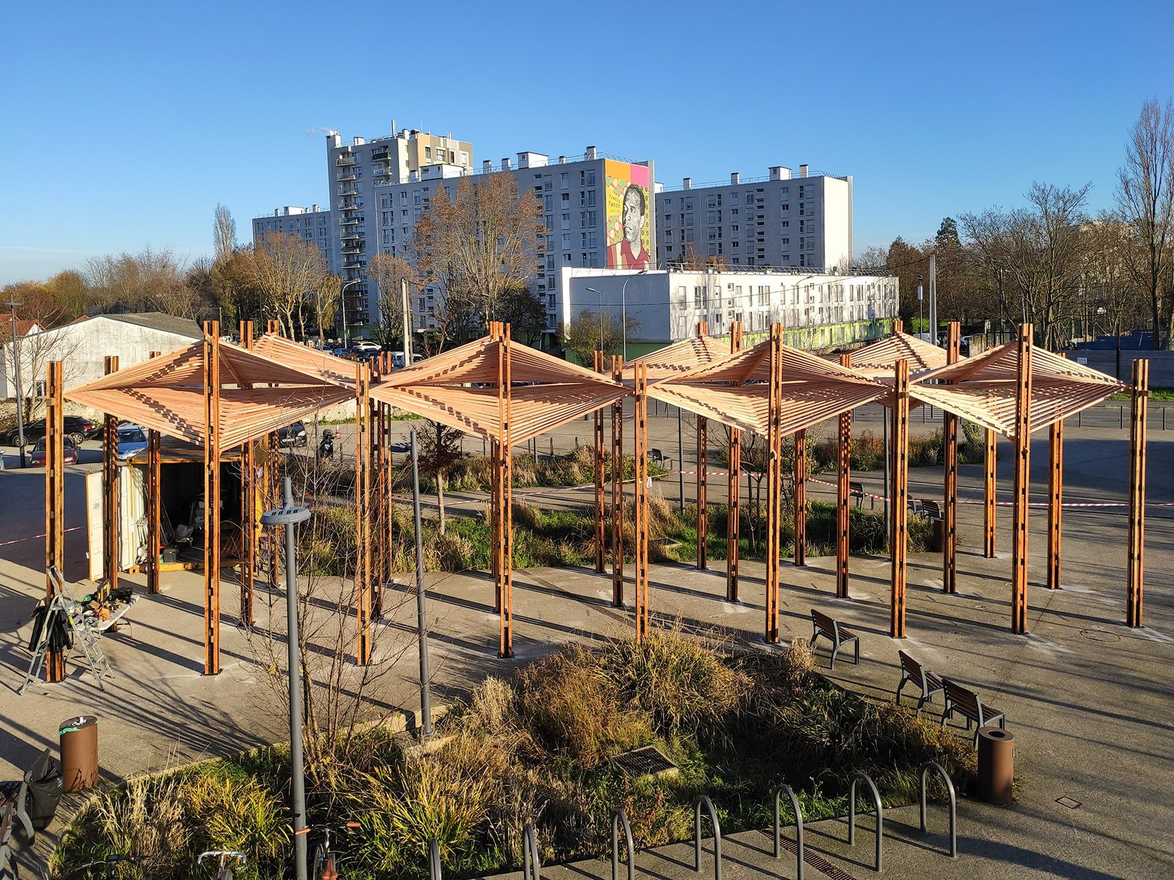 Murs à pêches 游泳池前院景观装置丨法国巴黎丨Collective Parenthèse 事务所-3