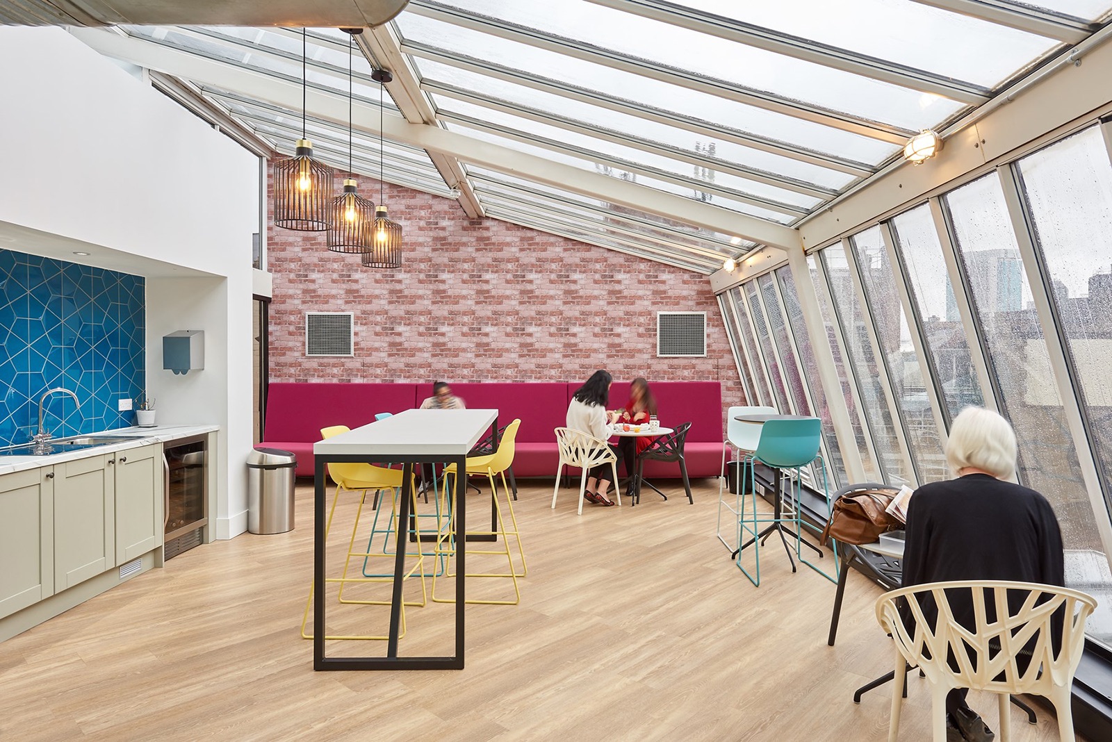 A Look Inside Mills & Reeve’s Modern Birmingham Office - Officelovin'-2