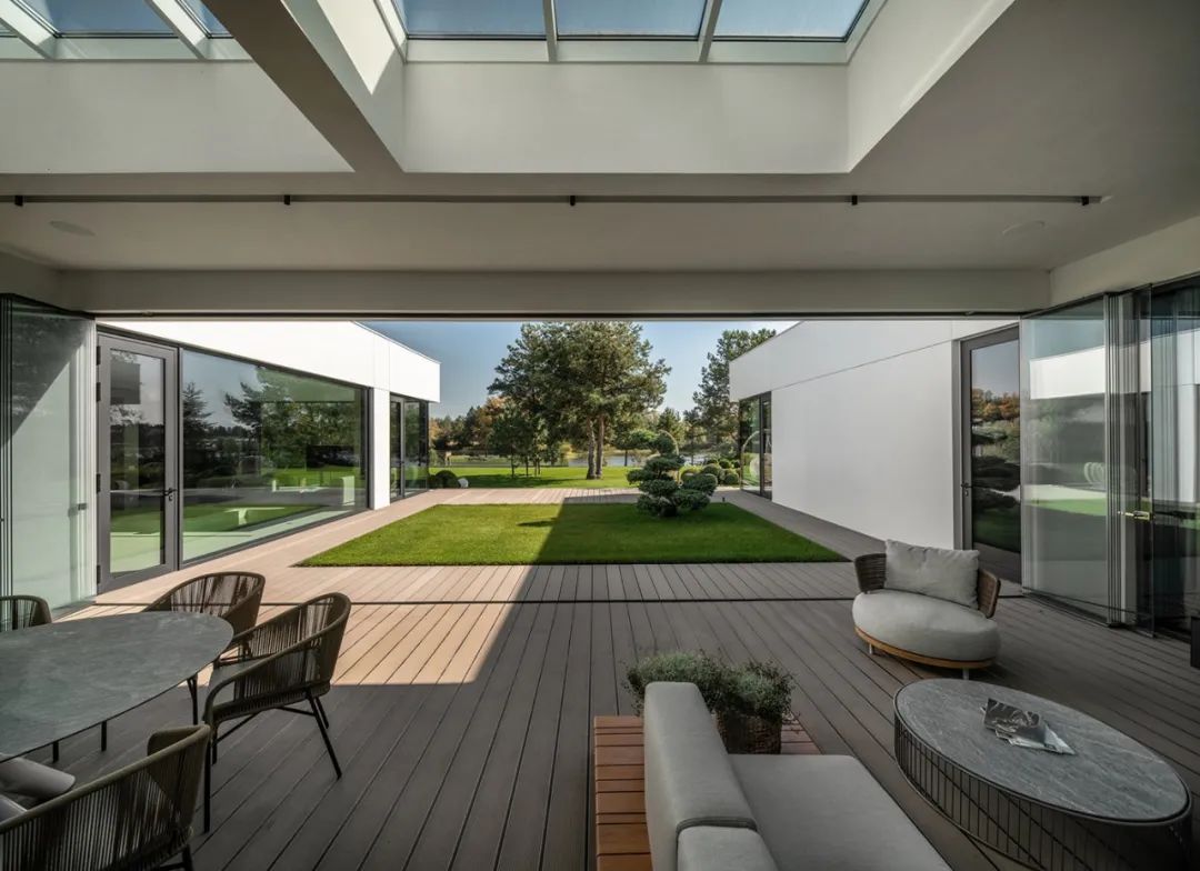 725㎡极简主义别墅,自然之美与生活品质的完美融合-25