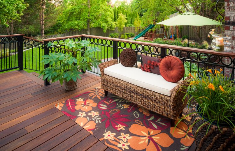 Deck Railing Designs That Mix Looks And Function-5