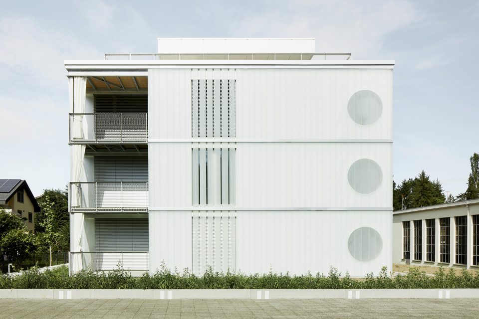 瑞士 Uzwil 多户住宅 | 极简工业风,灵活隔墙系统-12