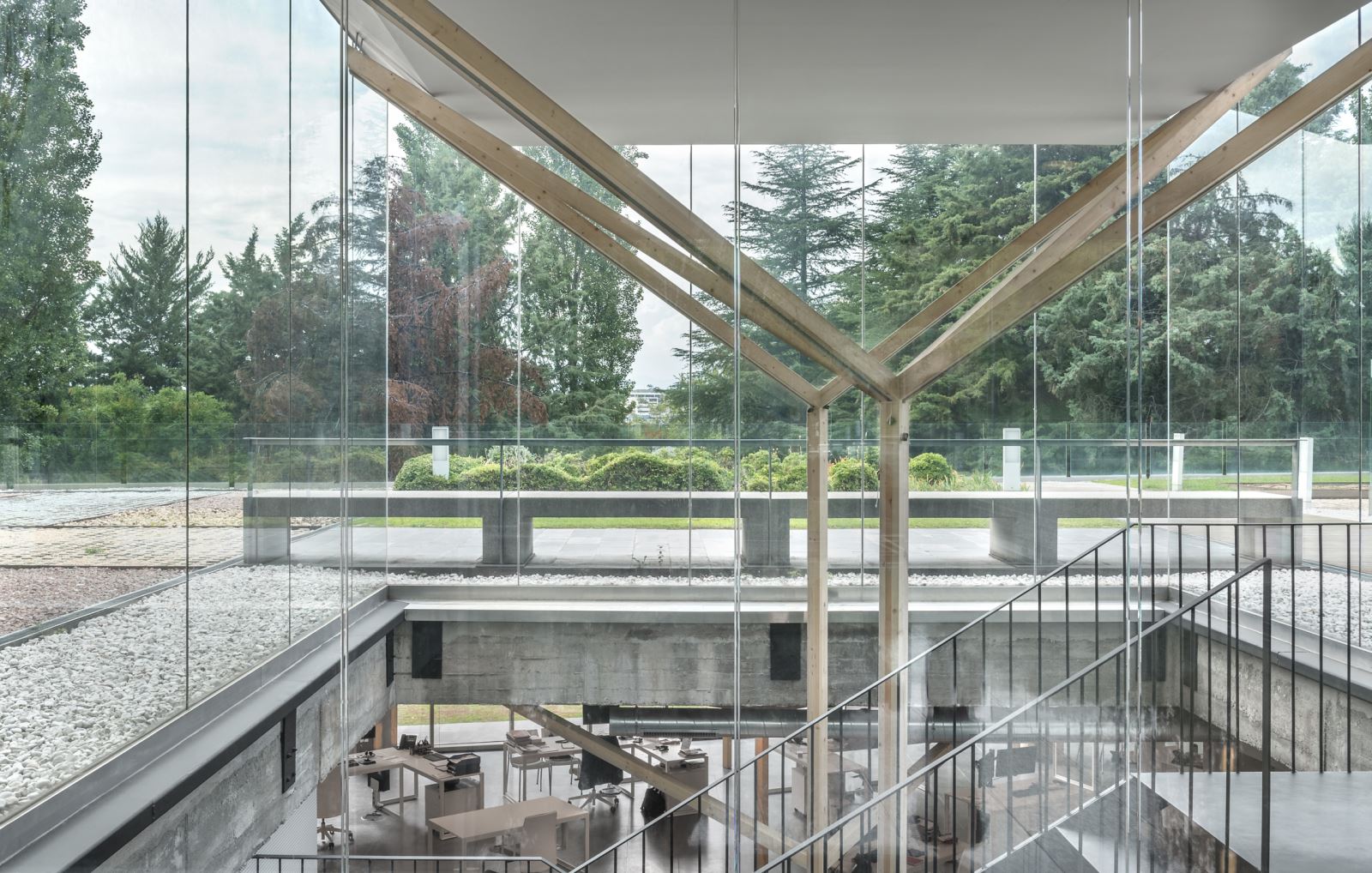 树林中的亮丽办公室-9