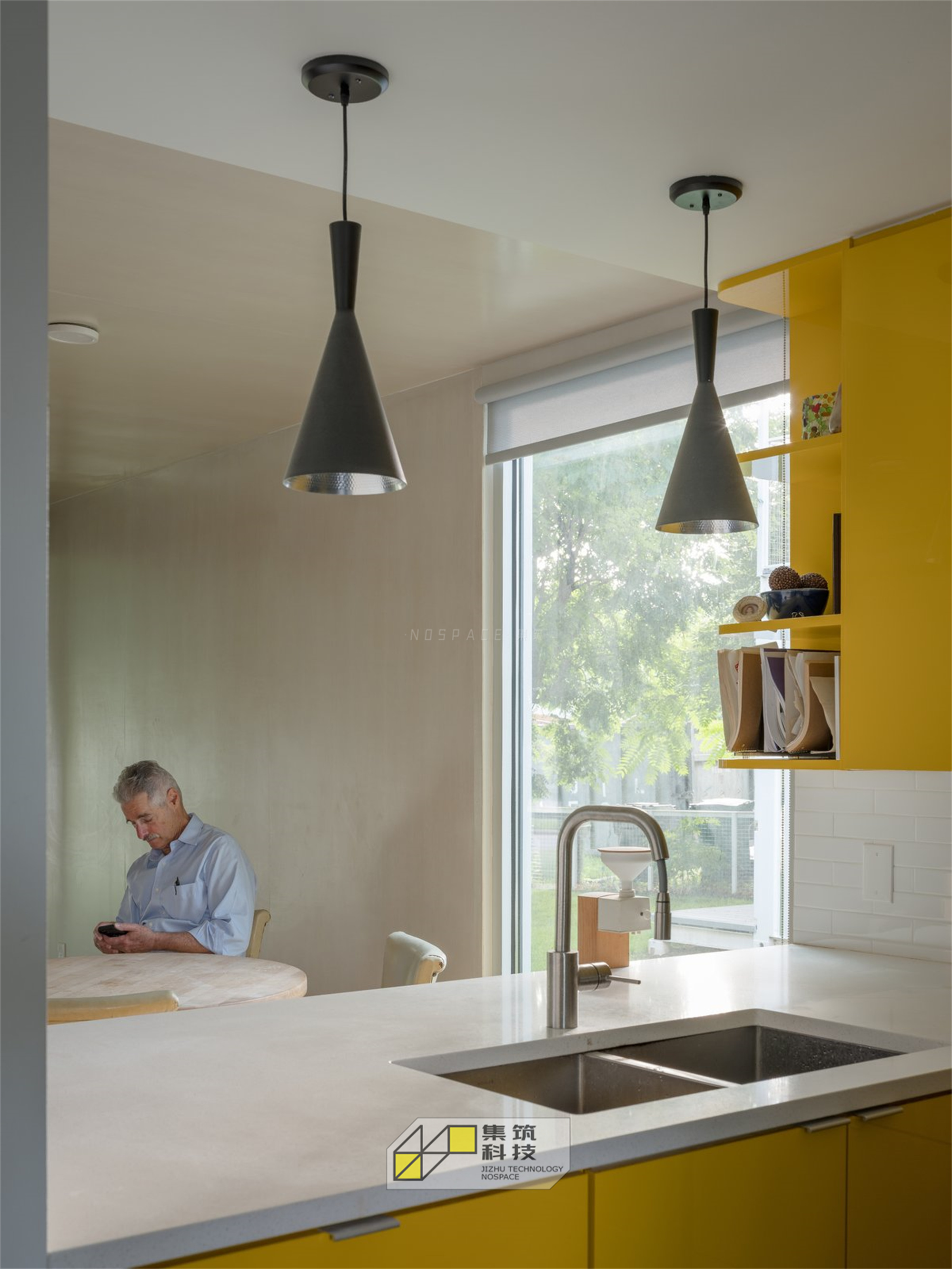 松鼠公园纯白镜面集装箱民宿丨美国俄克拉荷马城丨AHMM 建筑事务所-32