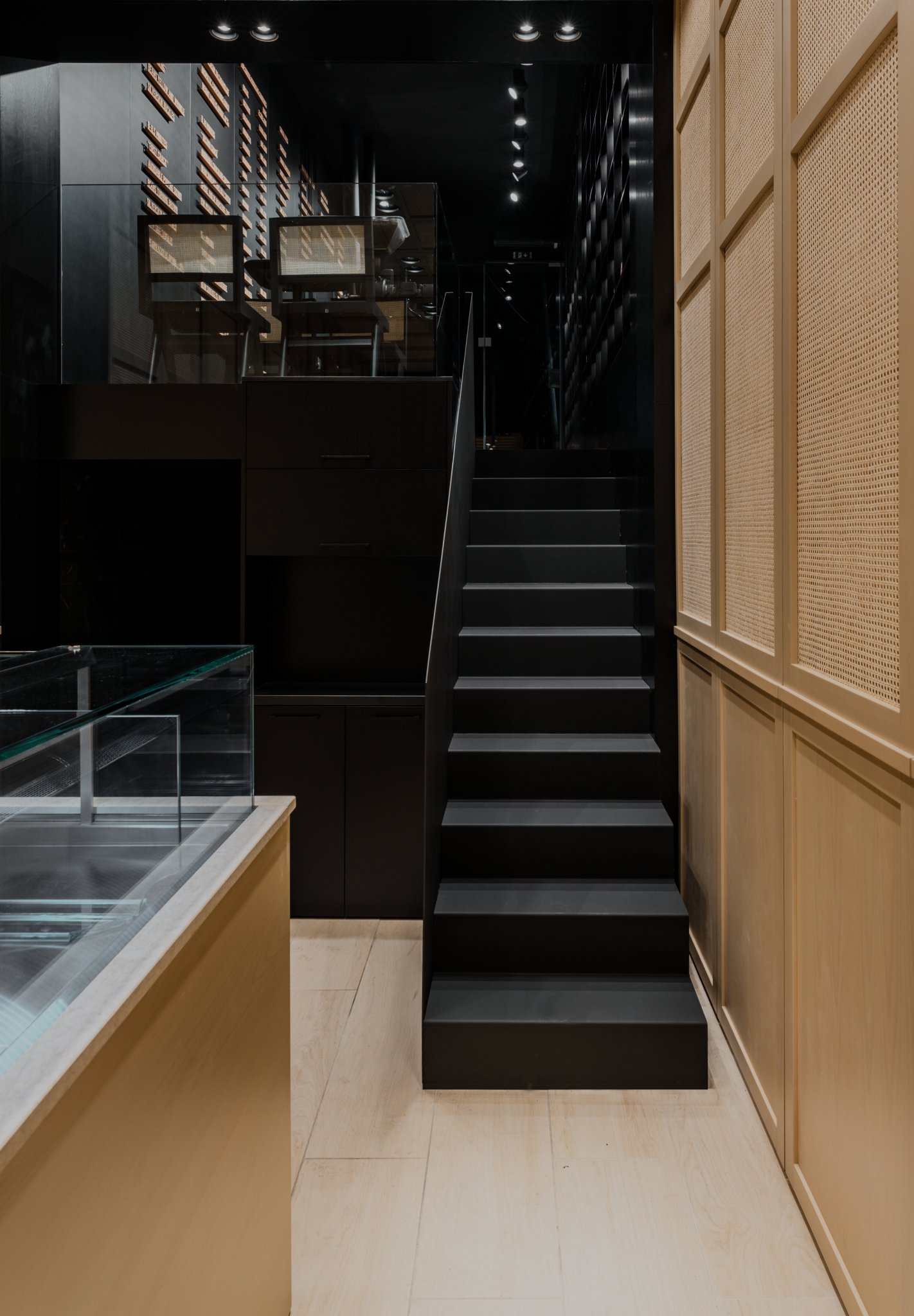 黑色处理，品尝室丨Yiannis Pouspourikas Design Studio-10