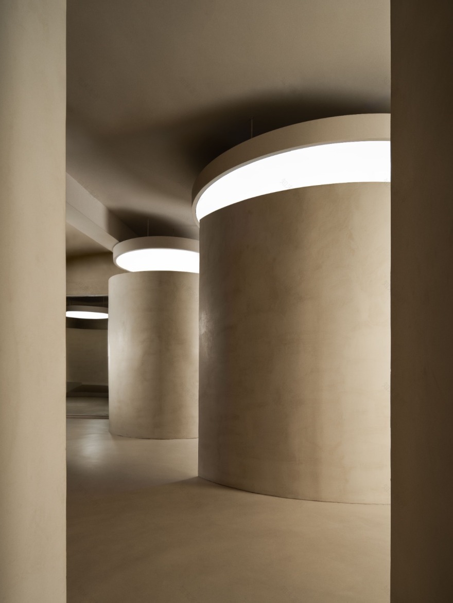 Dawntown(德里运动鞋和街头服饰店)丨印度丨Metanoia Designs LLP-13