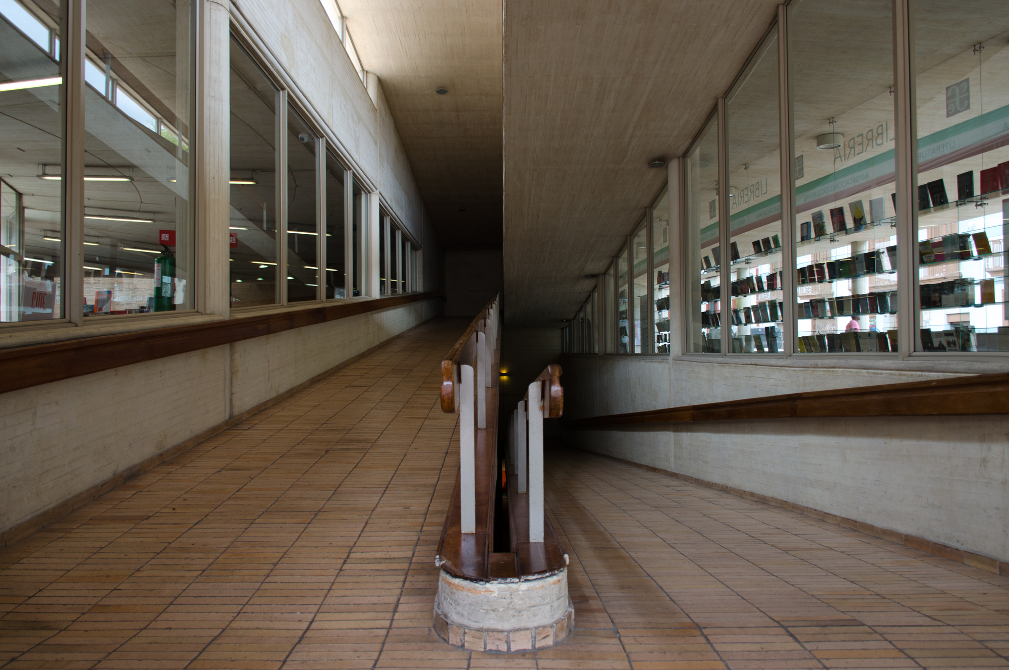 加夫列尔·加西亚·马尔克斯文化中心丨Rogelio Salmona-46