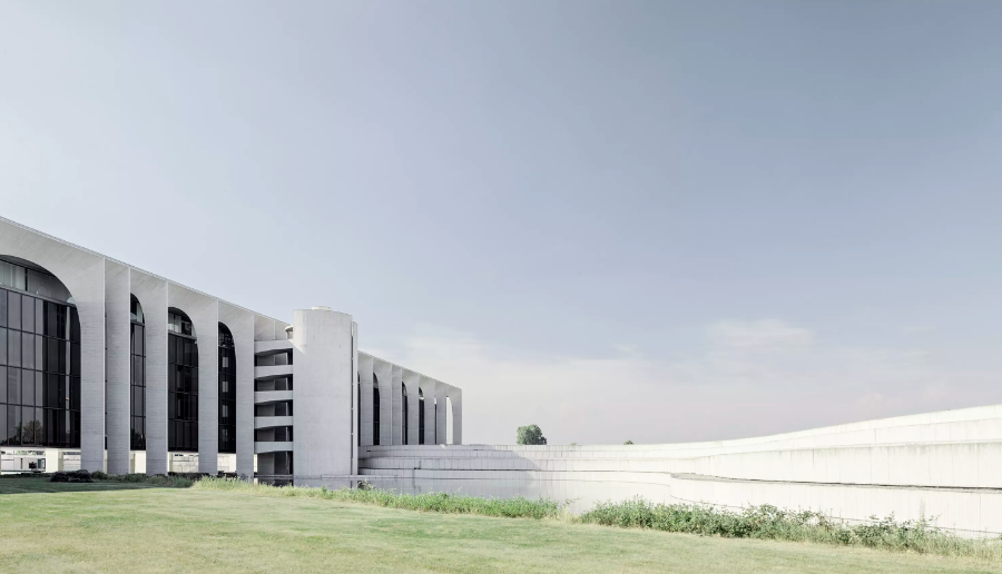 尼迈耶的蒙达多利集团总部丨意大利-10