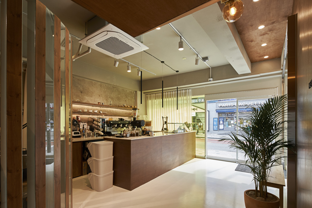 现代简约 39 平咖啡厅室内设计案例-2