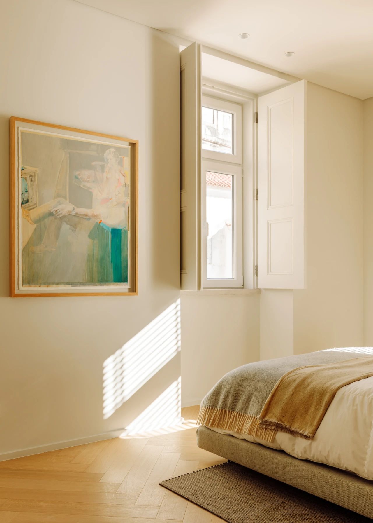 美国现代复古混搭平层设计案例丨葡萄牙里斯本丨Maison Amarande-25