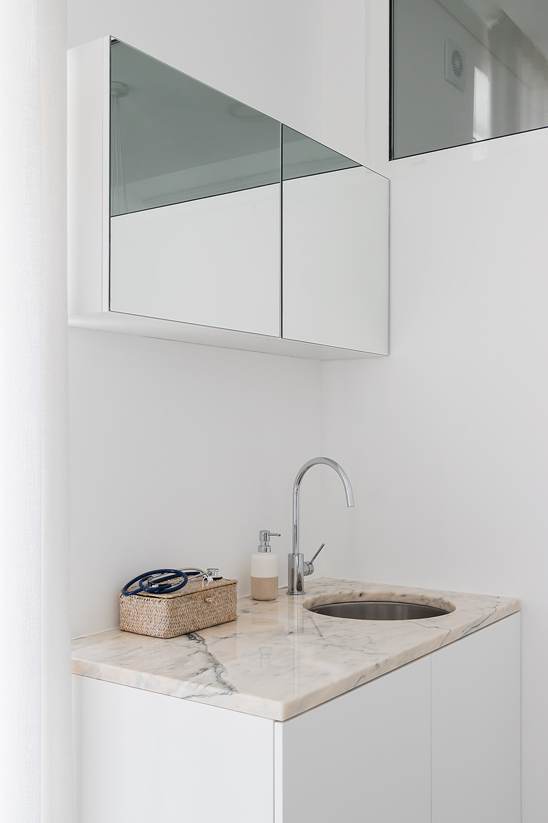 疗愈之境 · 巴西诊所的简约自然设计-24