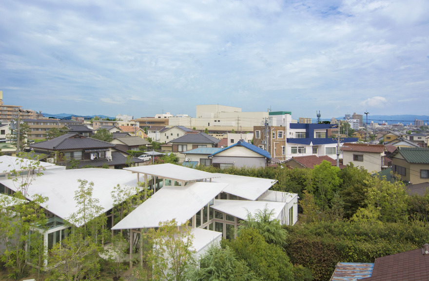 树篱围绕的房子,日本 / Studio Velocity-37