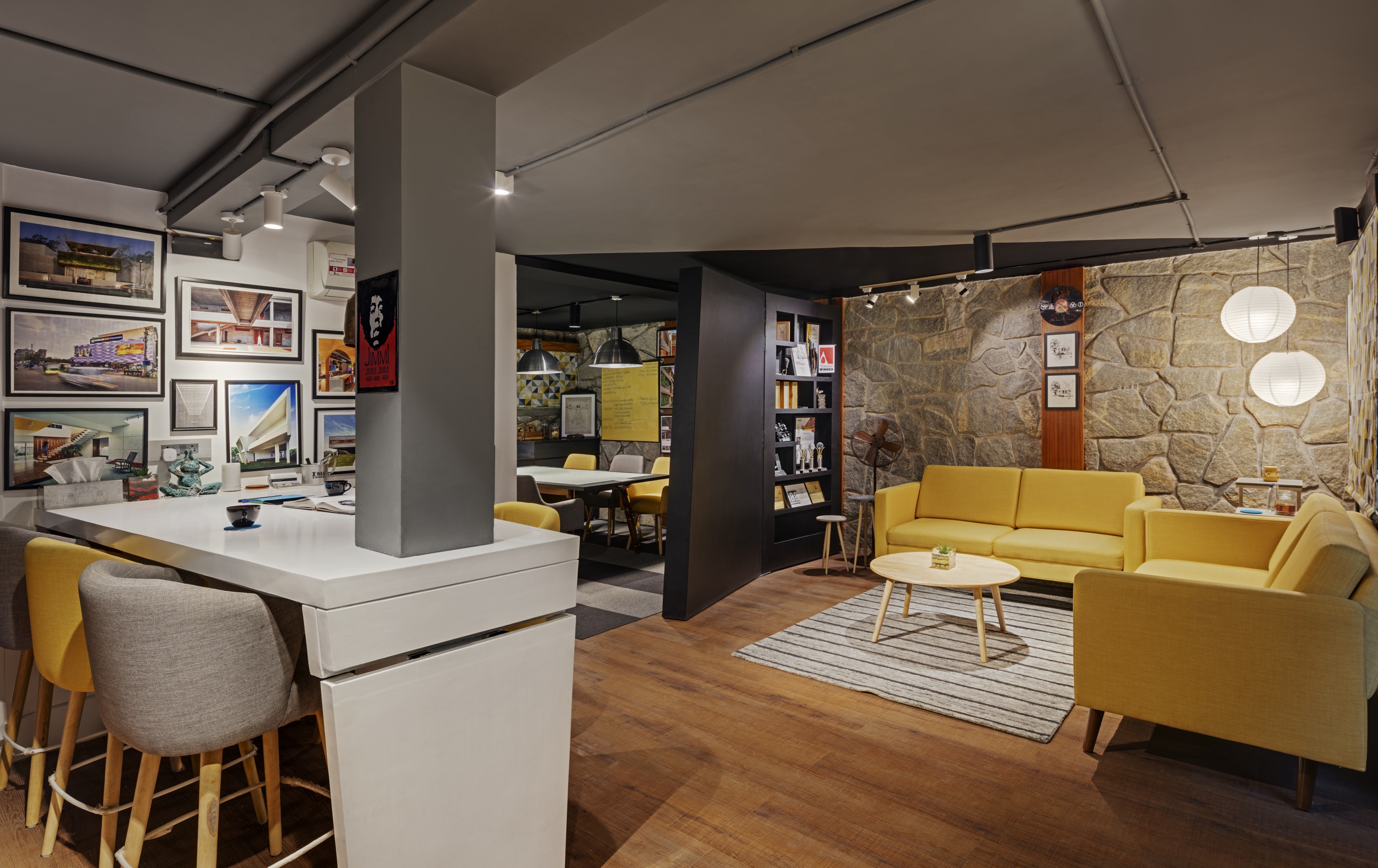 紫墨工作室 · 现代自然的家庭式办公空间-0