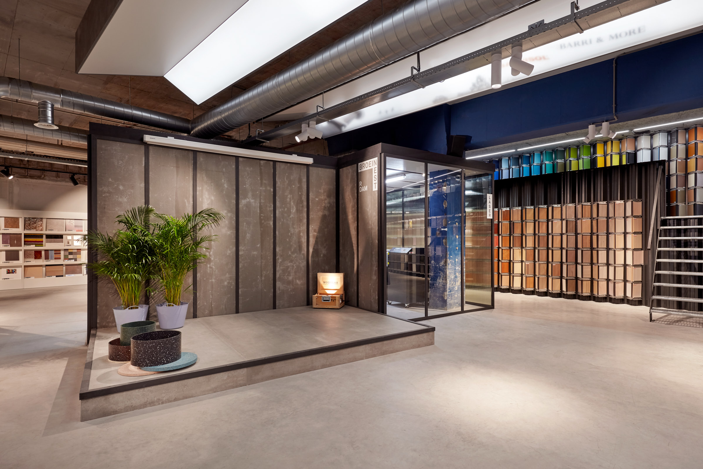 融合工业风与现代气息的荷兰创意中心-15