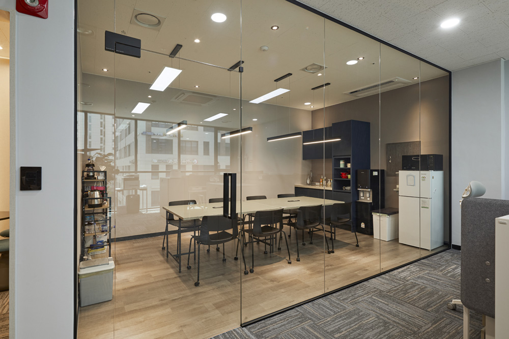 简约 30 坪办公空间，专业室内设计打造舒适氛围-8