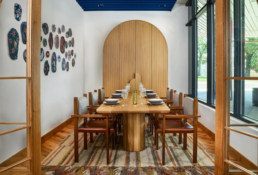 里诺猫鹊餐厅(注:如果Catbird是特定事物名称,RiNo 是 River North 的缩写,常指一些城市的特定区域,这里假设 Catbird 是餐厅名,RiNo 指里诺区,可根据实际情况调整) 丨美国丹佛丨OMFGCO-24