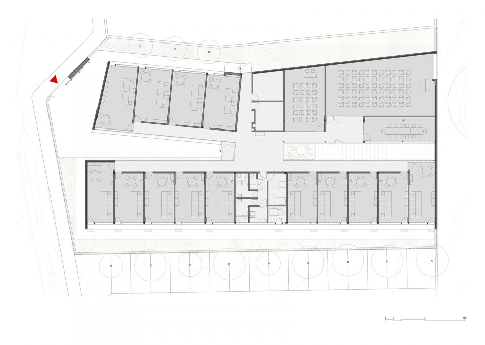 流畅通透 | NGNP + F. Garrido 打造城镇综合发展中心建筑-17