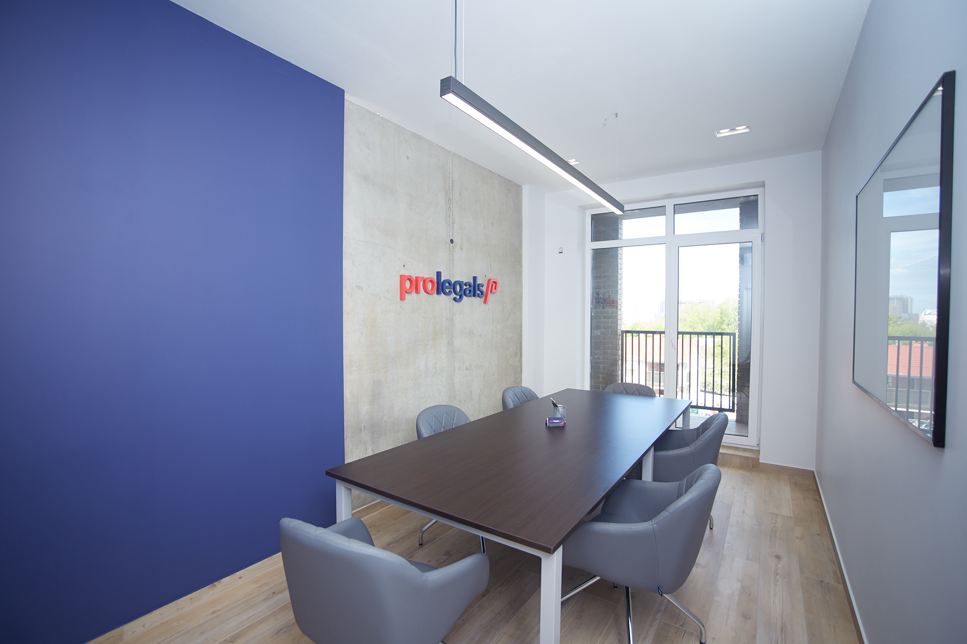 OFFICE OF THE LAW COMPANY: 170 sq.m (Real)-8