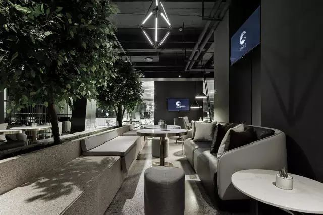 周杰伦在深圳开了一家“黑网吧”，占地千平，非常奢华！-20