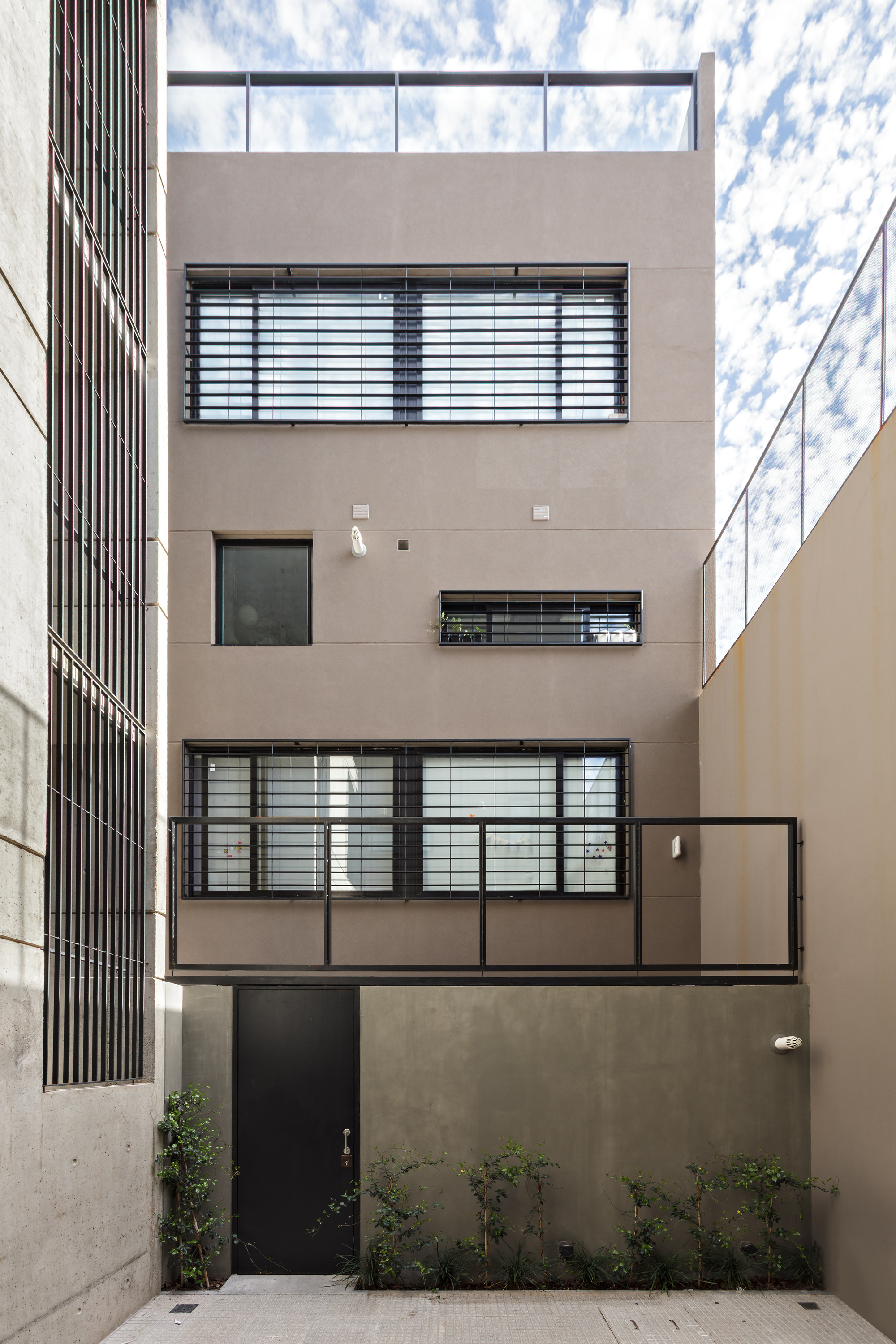 阿根廷双宅设计 | 混凝土结构与开放流通系统-13