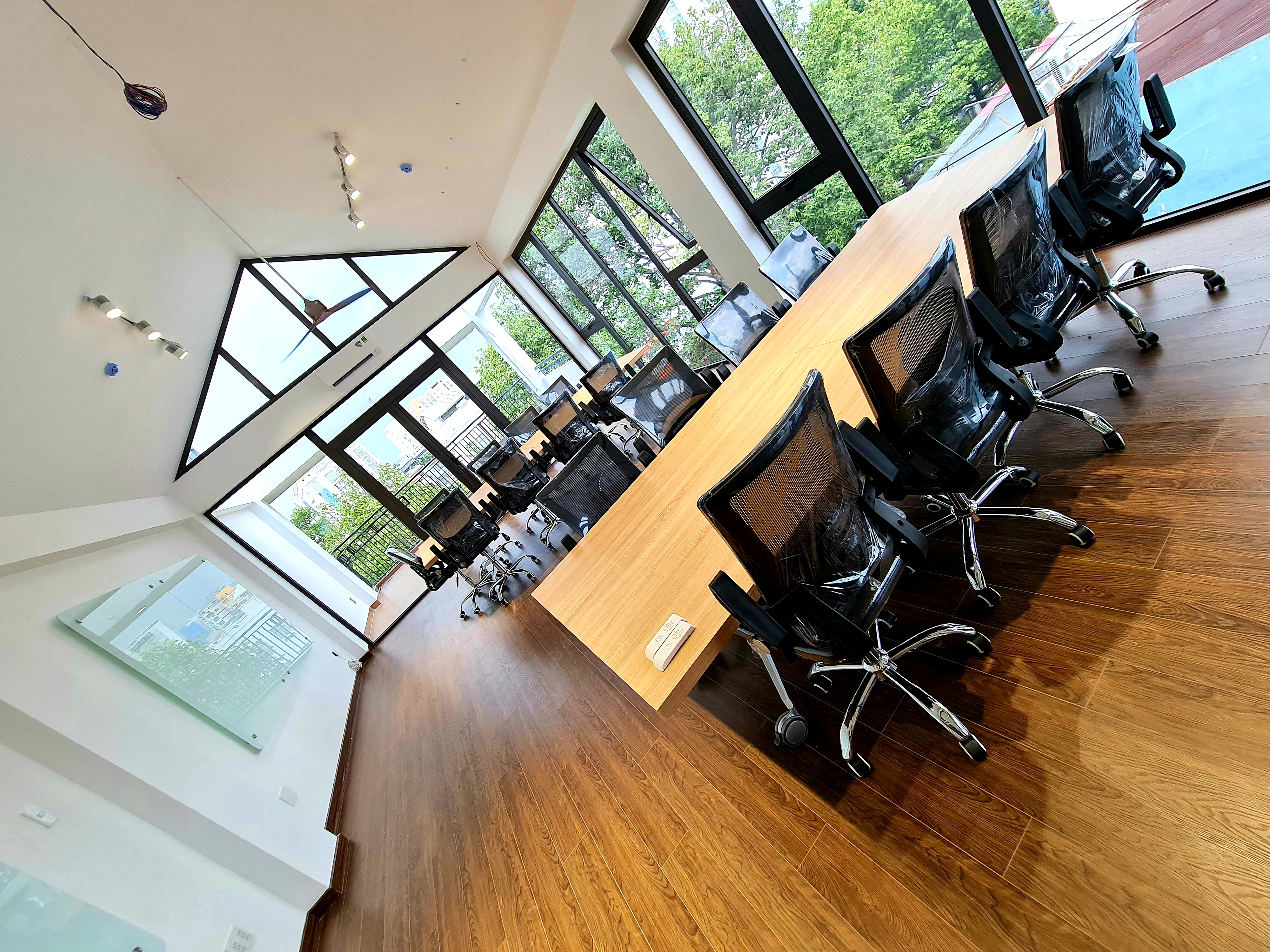 DDCIC VN DESIGN & CONSTRUCTION 商业办公室设计-12