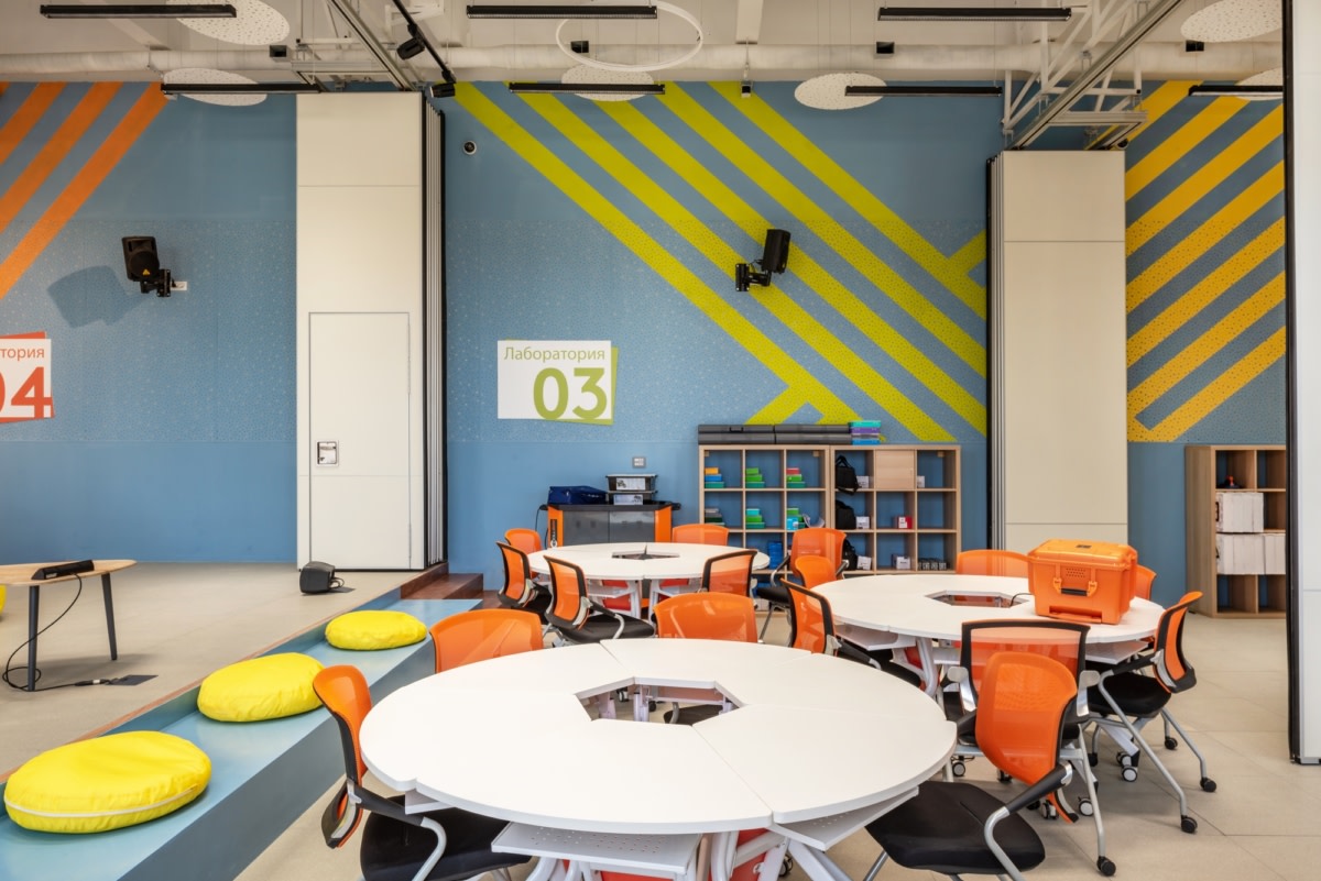 莫斯科 Bauman 工程学校 IT 多边形教室丨俄罗斯莫斯科丨Tatyana Nemtinova 和 SmartVN-12