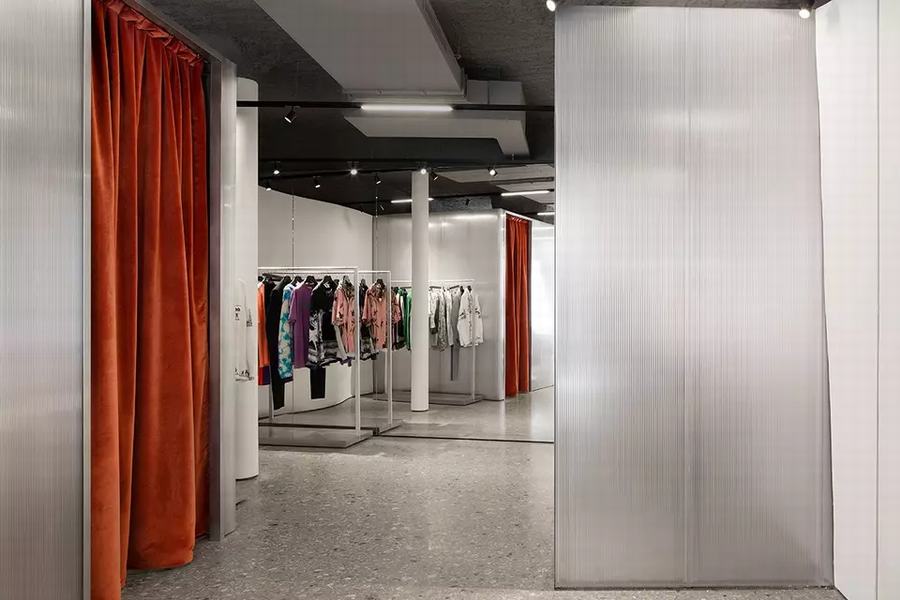 “男孩不哭”巴黎男士时尚精品店设计，提供男士时装、设计、书籍和艺术 - 米尚丽零售设计网 MISUNLY- 美好品牌店铺空间发现者-4