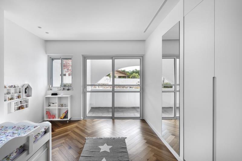 打破形式:战胜低天花板 · 建筑与住宅丨诺阿·库珀曼,建筑师约书亚·沙舒阿-45