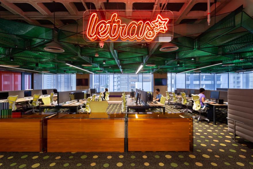 MACh Arquitetos 打造音乐字母总部,创新设计引领行业趋势-1