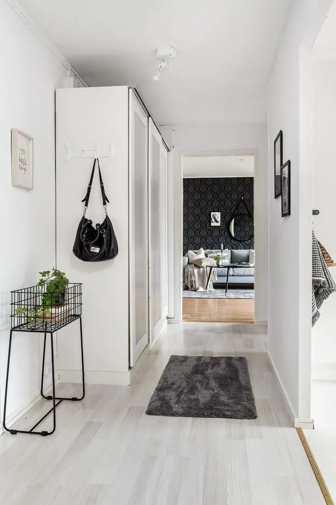 黑白经典公寓设计，墙纸打造个性空间-9