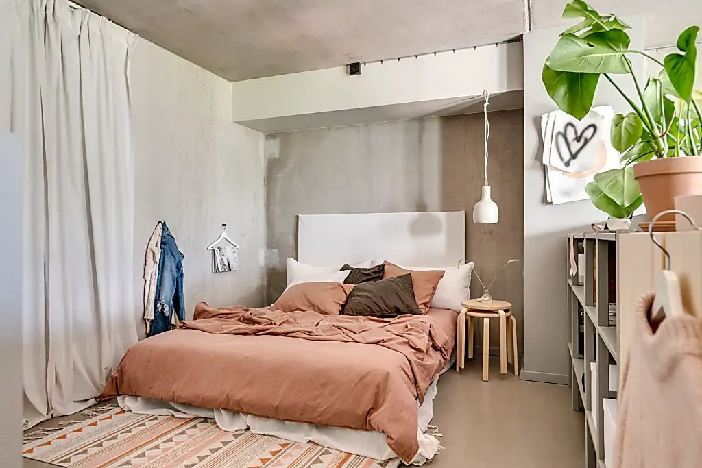 独特粉色工业风，60m2 两层公寓设计惊艳亮相-10