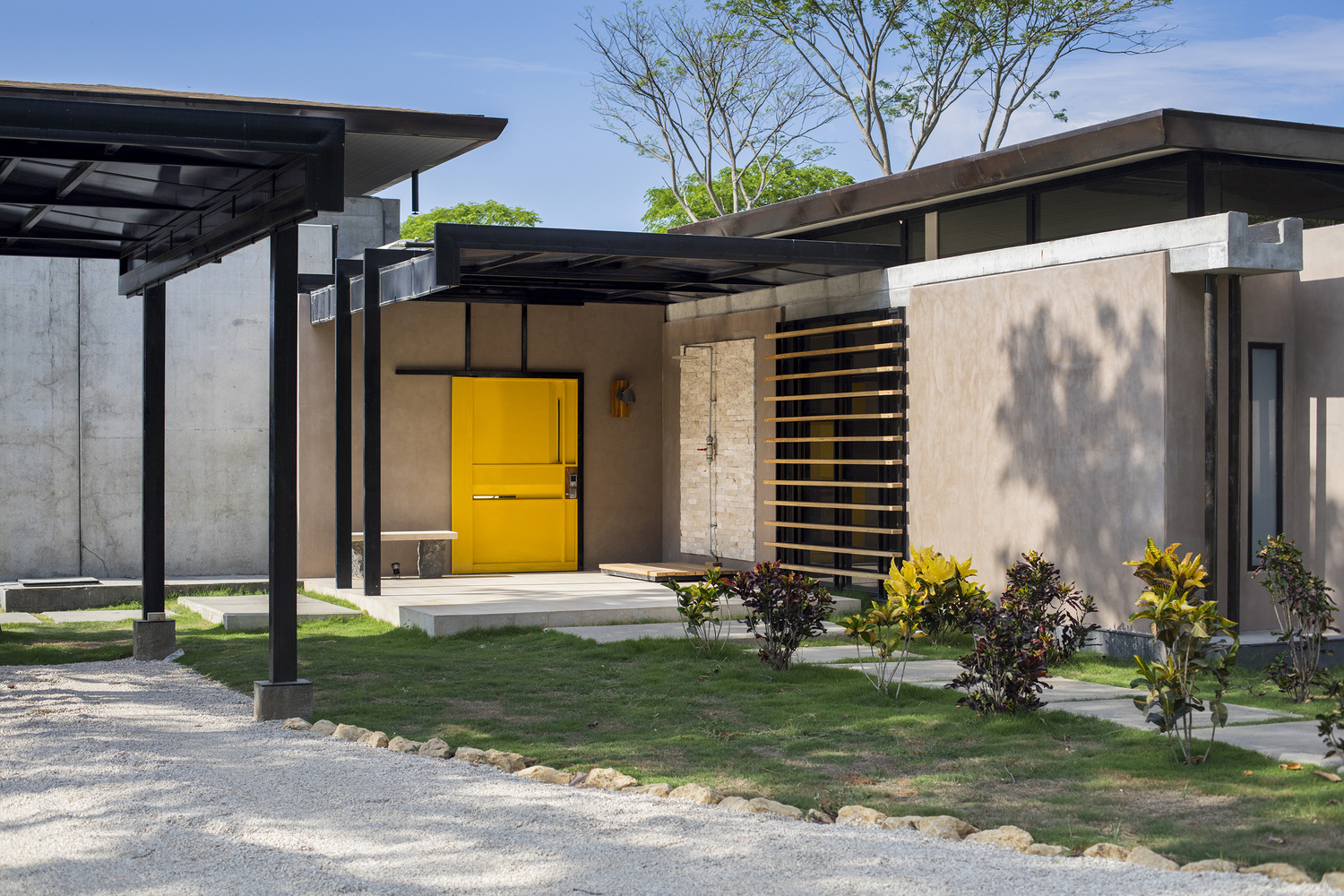Yellow Door House  NiHu Arquitectos-88