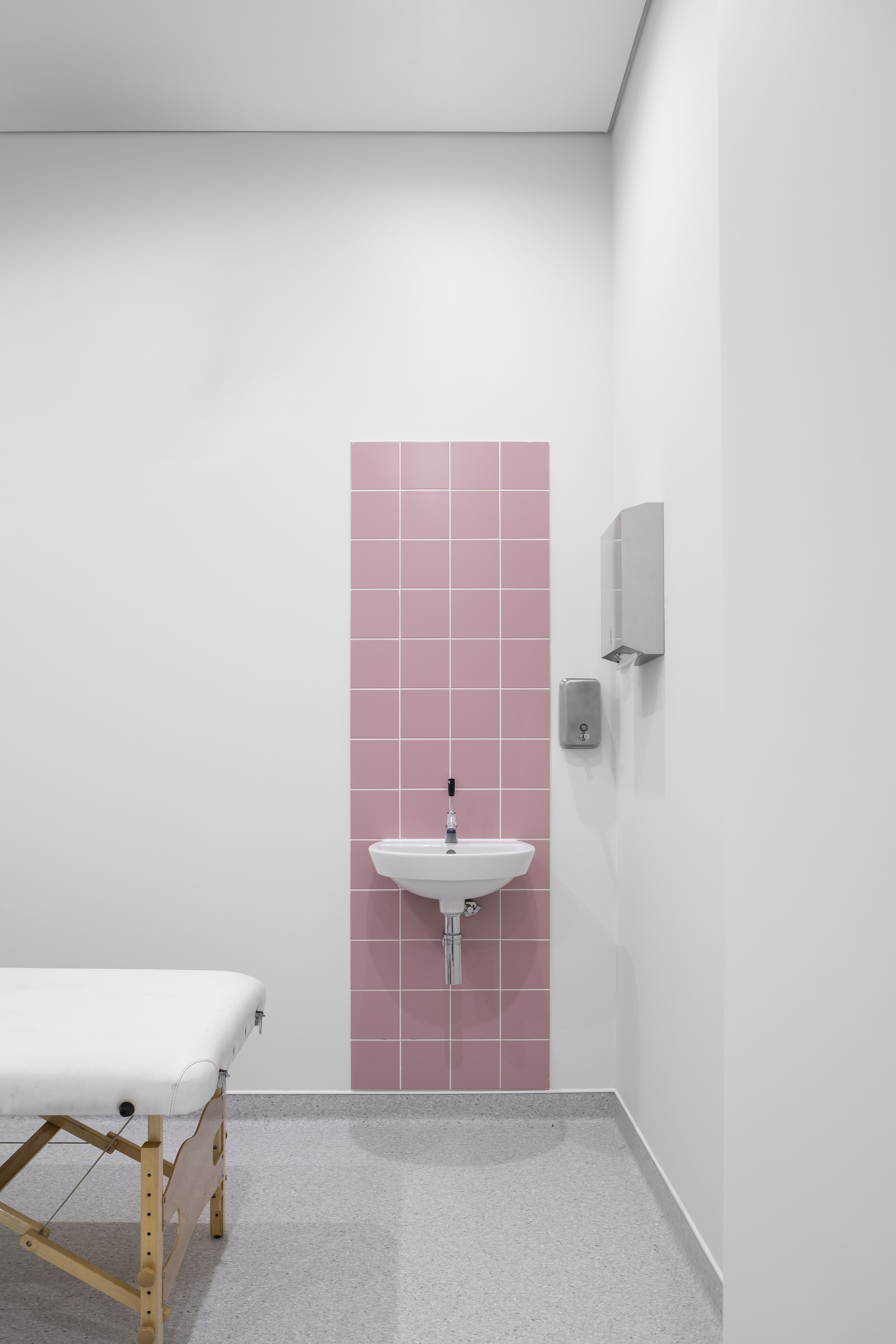 Physiotherapy Clinic / Hinterland Architecture Studio-26