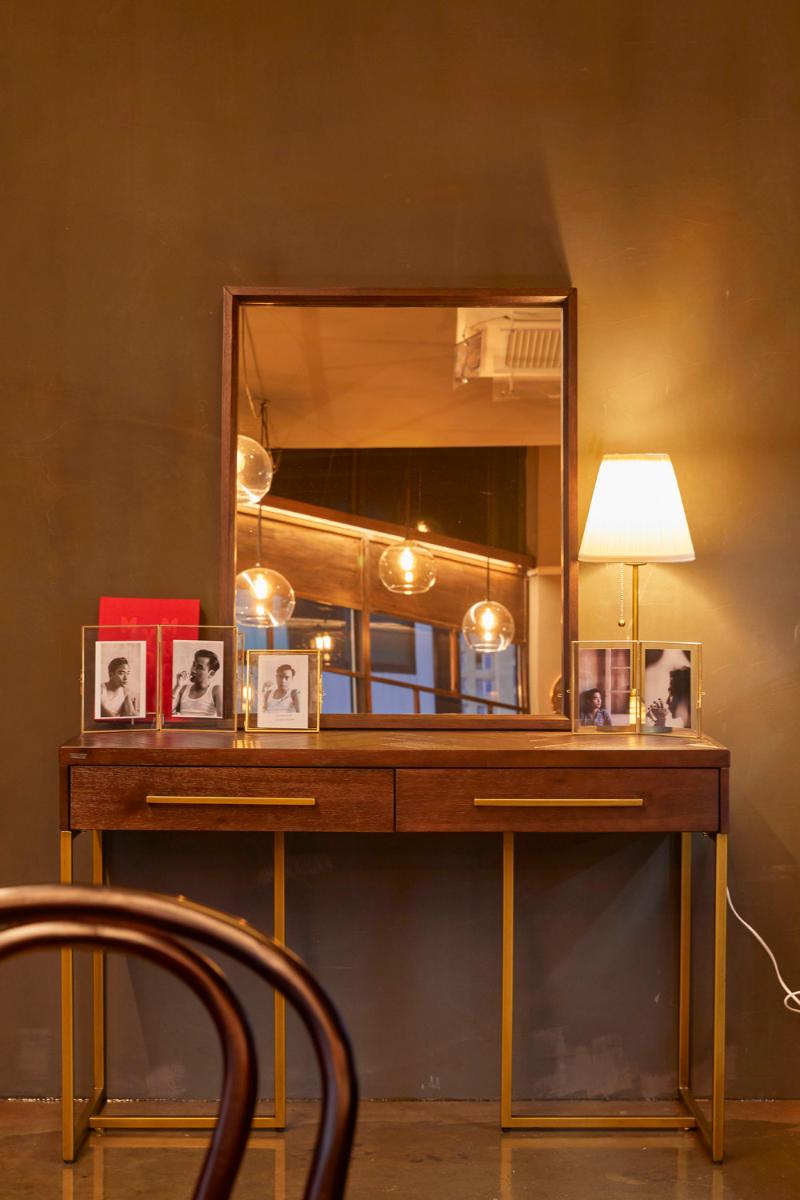 温馨 16 坪咖啡厅，明亮色彩与照明营造舒适氛围-15