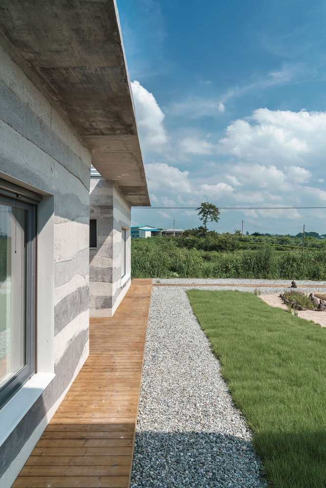 地层住宅的混凝土创新与室内设计-39