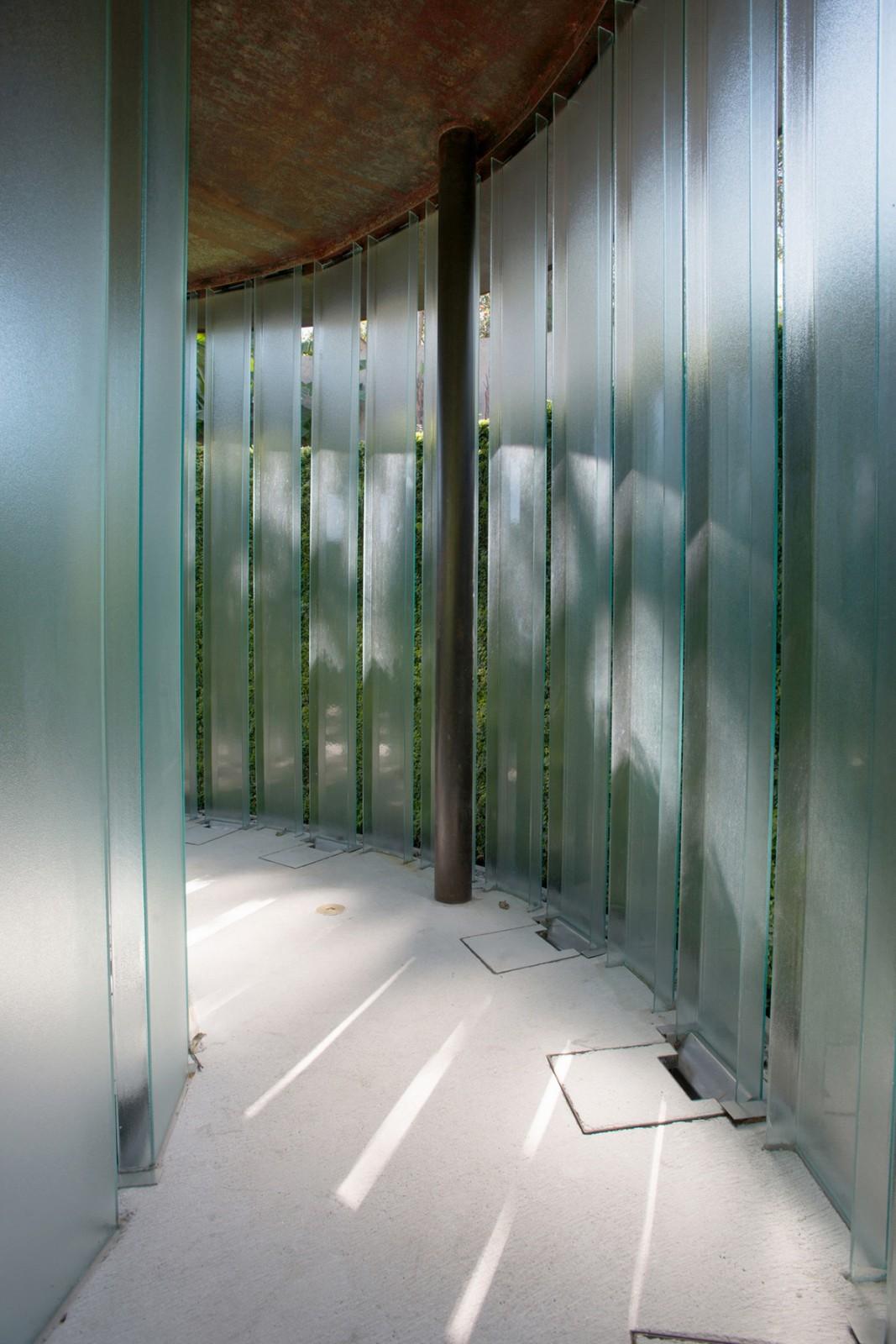 无宗教的私人礼拜堂,半地下的冥想空间丨墨西哥丨BNKR-9