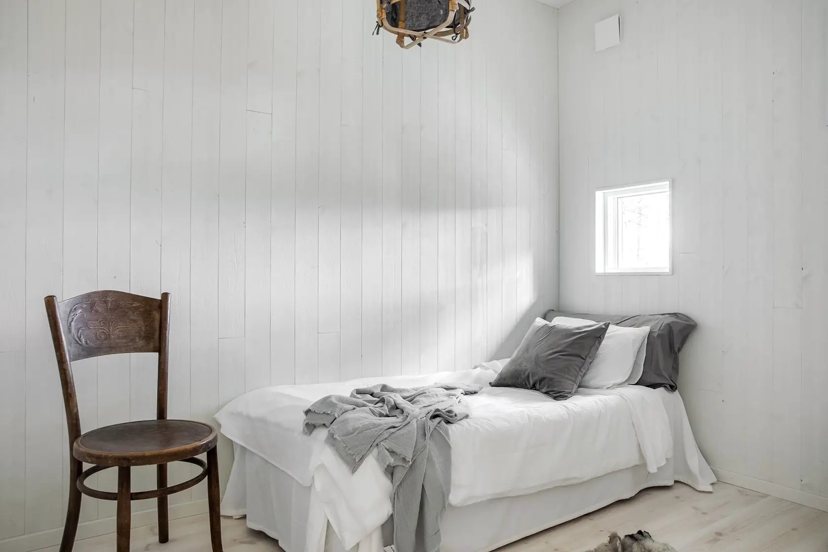 北欧简约风木质海滨别墅-11