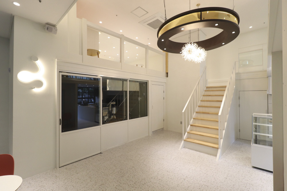 40 平釜山复式咖啡厅的间接照明设计-5