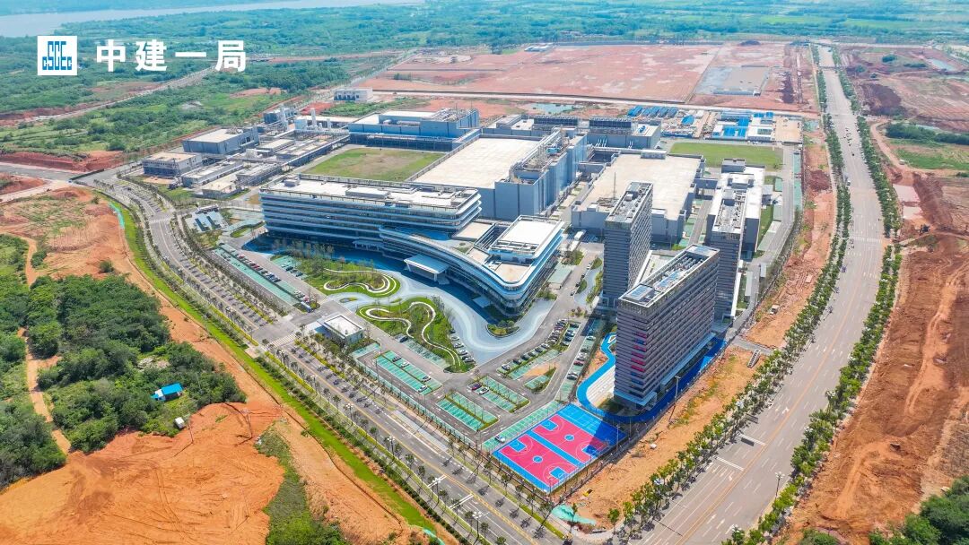 国内规模最大！中建一局承建的武汉长飞先进半导体基地项目正式运营投产-15
