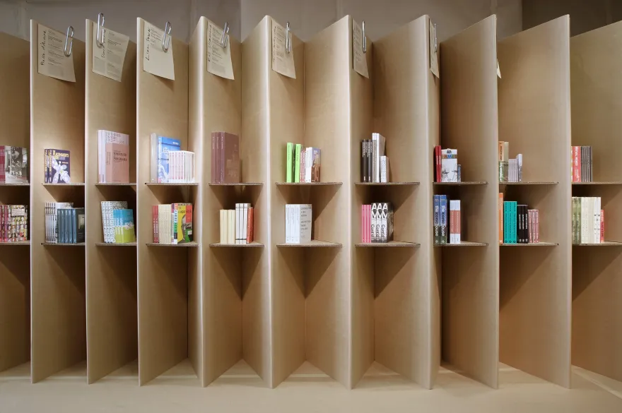 伦敦临时折叠书店-19