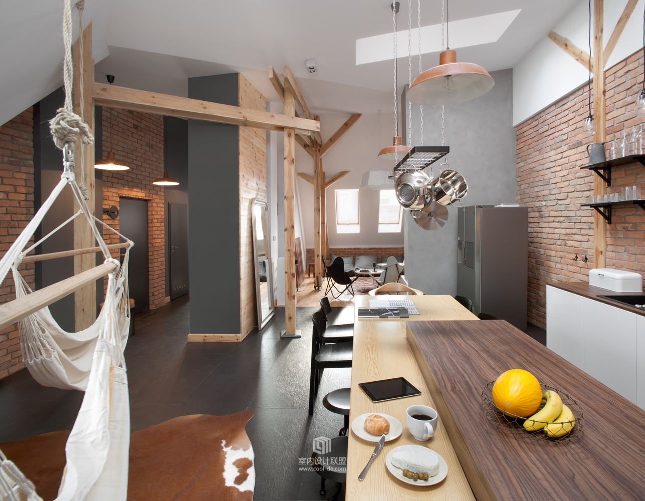 历史悠久的老楼改造的LOFT-9