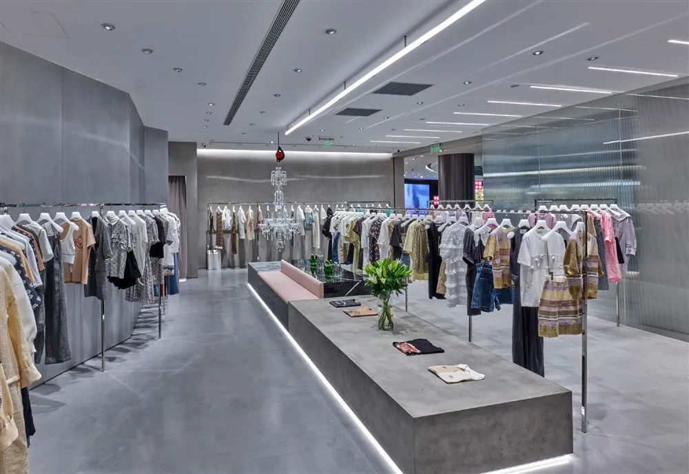 港汇恒隆全新 DAZZLE 女装店设计丨中国上海-4