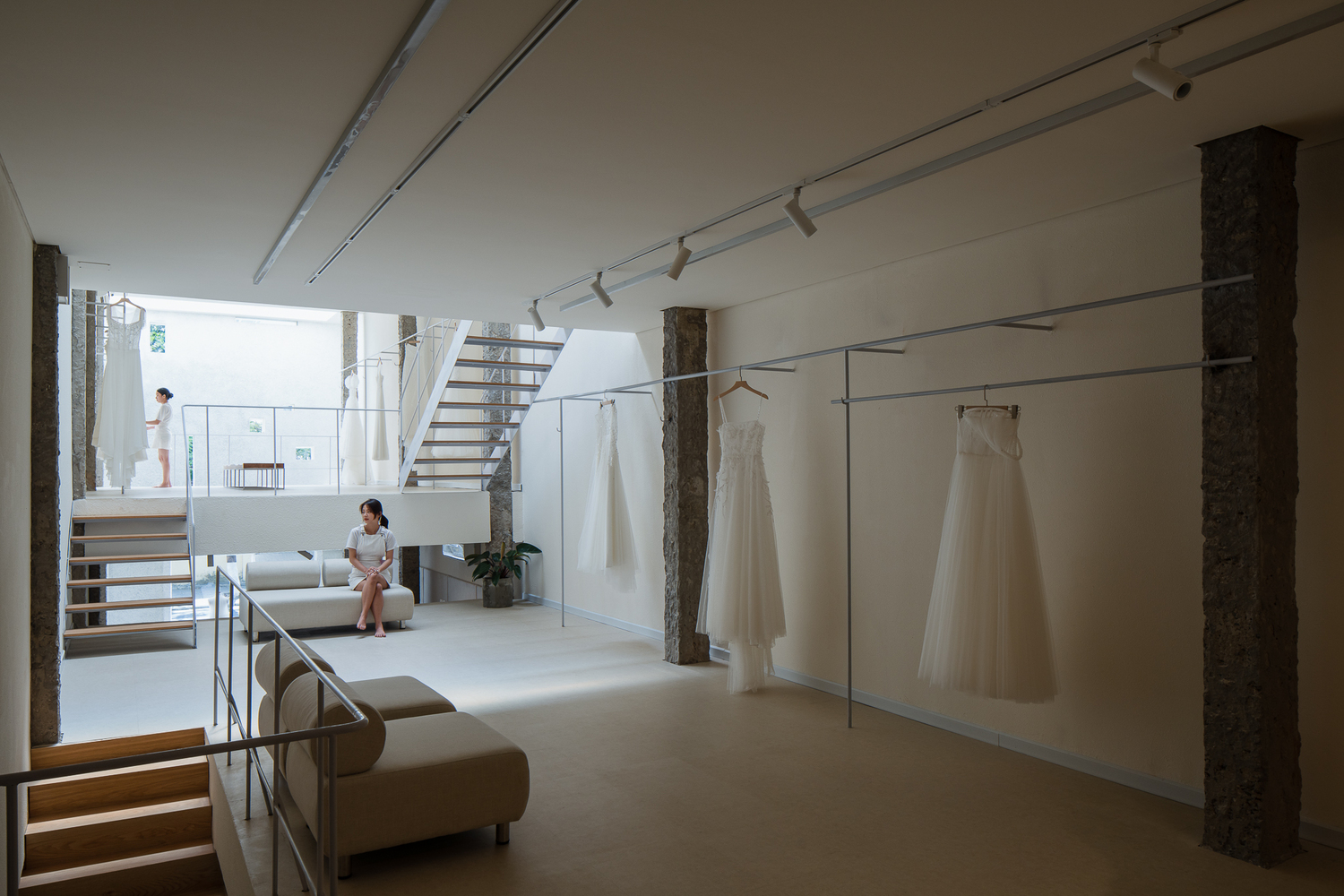 越南 Da Nang Euphoria Bridal Gallery 时尚婚纱店设计-14