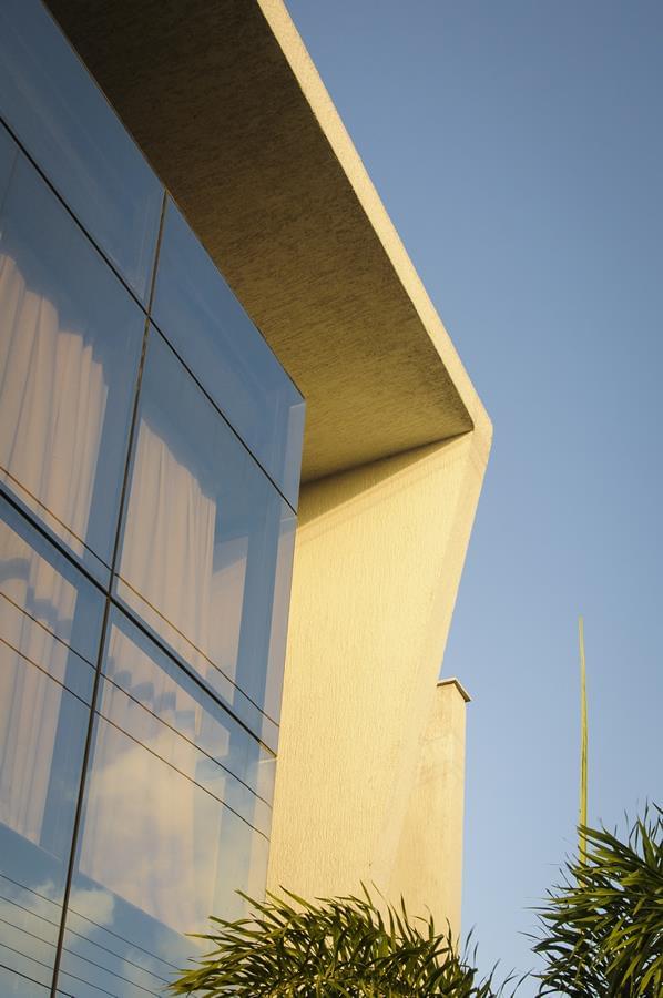 现代风格的健康诊所设计-5