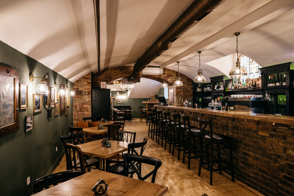 从地中海餐厅改造为经典酒馆-47