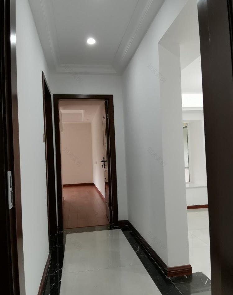 成都 80 后装修队打造香瑞湖 122 平低奢风套三案例-6