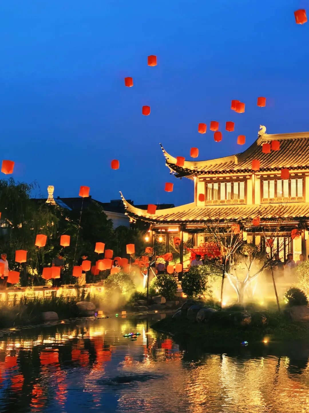 国庆去哪儿|上海光影节入驻新场古镇-27